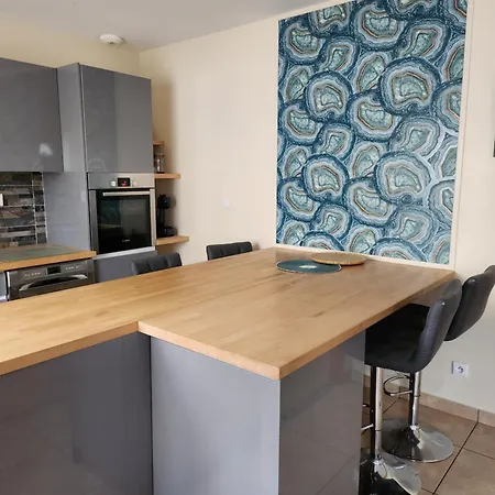 Le Point Du Jour Hébergement de vacances La Grandville